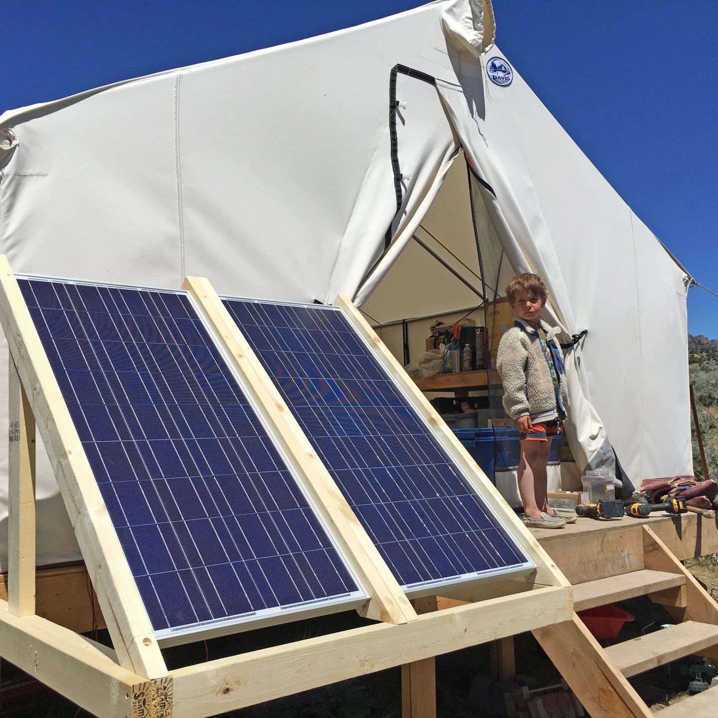 Solar tent
